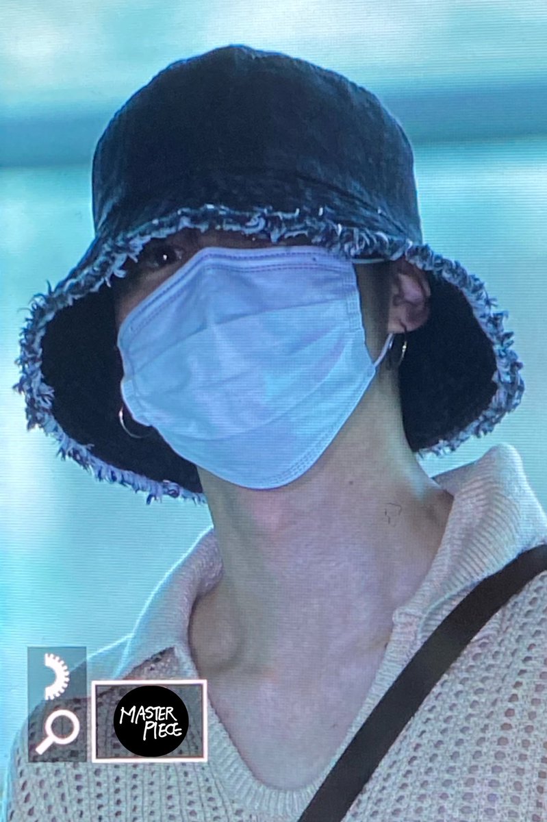 kamu ingat ya Jim, aku gatau kmu baik² aja atau ngk, tpi yg perlu kamu ingat, disini ada orng yg selalu ngedukung kamu, sayang sma kamu, ngedoain yg baik² buat kamu, sehat² ya ganteng, aku tau kamu pasti kuat, I love u jiminie Park Jimin 💜💜💜