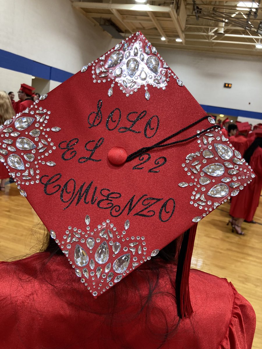 km_york's tweet photo. #SoloElComienzo is my new favorite @DMPS_WorldLang let’s see some great things Scarlets https://t.co/wr5cOyfVLg