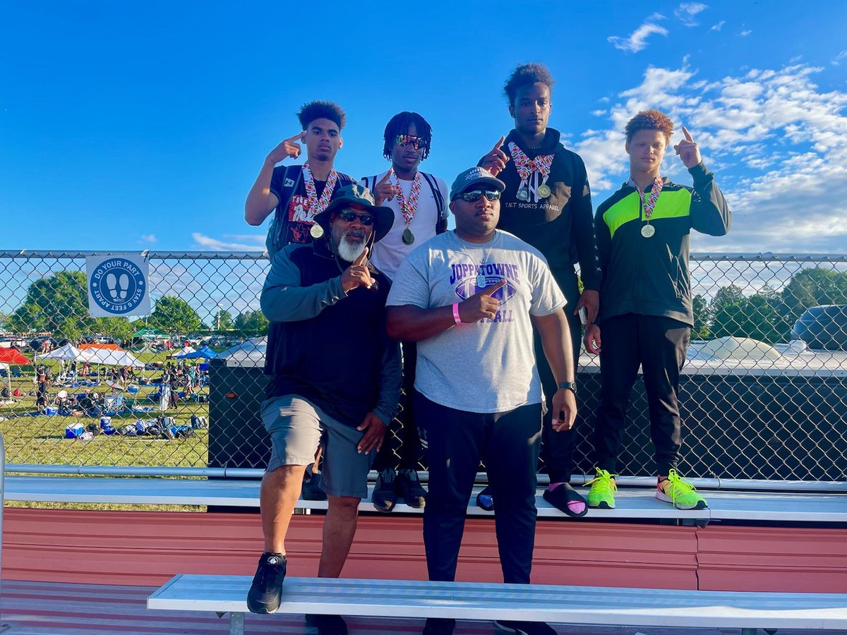 Coach___Murph's tweet photo. Our boys 4x1 &amp; 4x2 relay team...Maryland 1a State Champs‼️

Oh and all products of @JHSFOOTBALL_ 

#BringTheHook #RecruitTheTowne #TrackStars #MDStateChamps https://t.co/OLqTCr055q