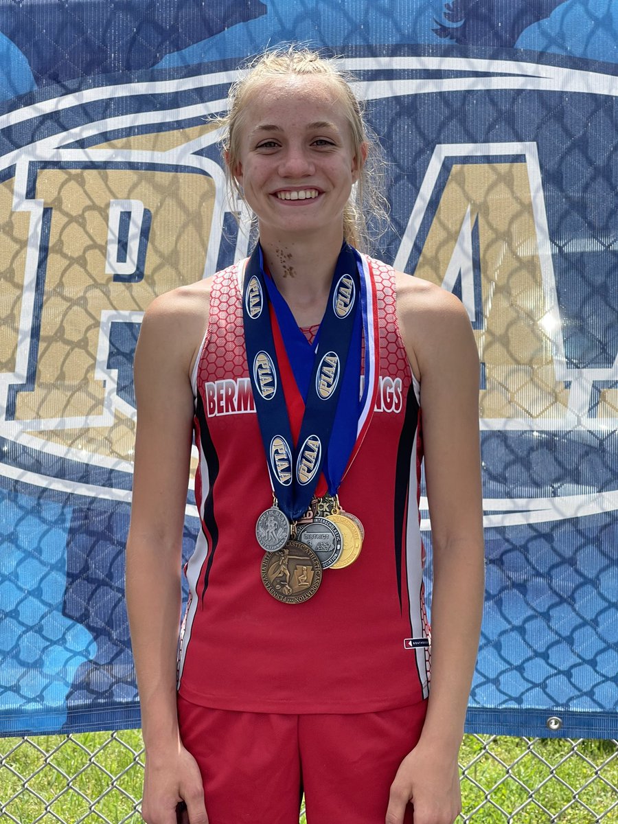 red_swarmfb's tweet photo. Congratulations Lily Carlson 3rd place in the pole vault at the state championships🦅💯 https://t.co/nyTC8kfjei