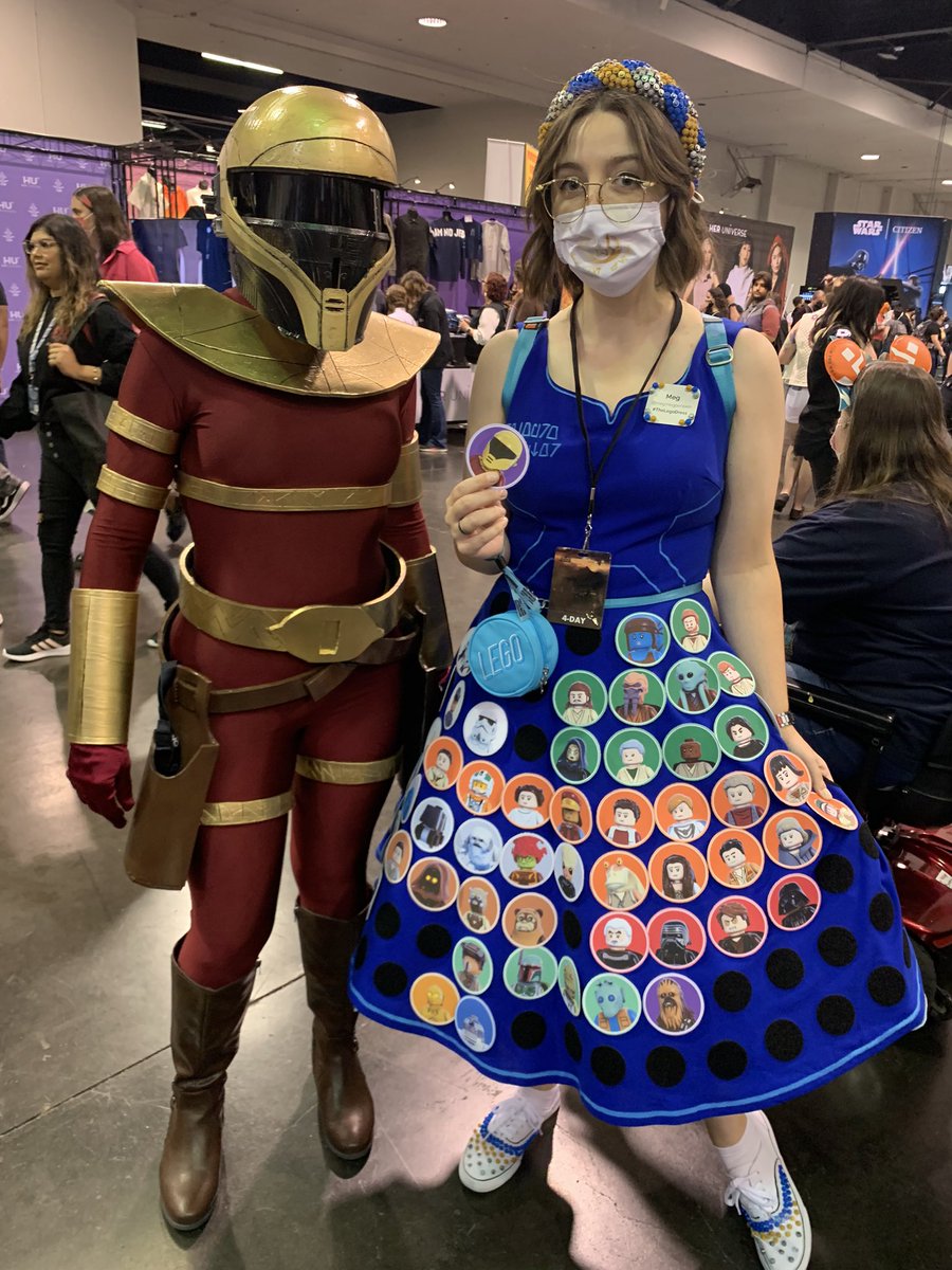 megmegpenpen's tweet photo. #TheLegoDress And Zorii was on POINT https://t.co/74ShYFLpQE