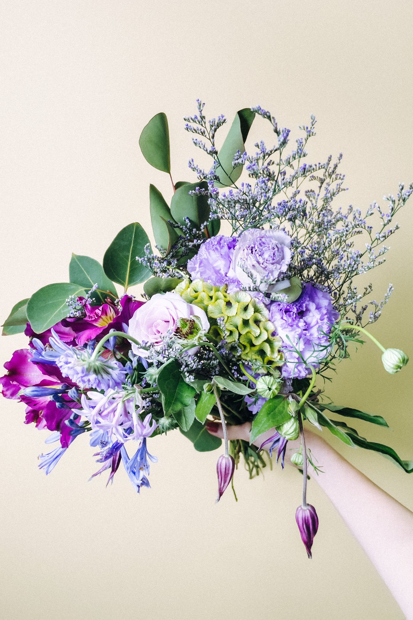 最新情報 花束 フラワー 花 かわいい 誕生日 お祝 開店祝い プレゼント デルフィニウム マリーゴールド スカビオサ マトリカリア ブーケ 送料無料 Fucoa Cl