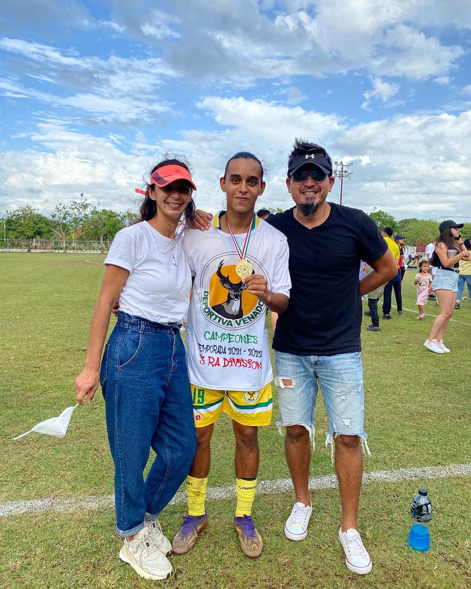 Campeones!!! Temporada invicta y ascenso a Liga Premier. Muchas felicidades al equipo Deportiva Venados, a su cuerpo técnico y a todos los jugadores, en especial a ti hijo,Mateo Torres, sigue divirtiéndote haciendo lo que te gusta.