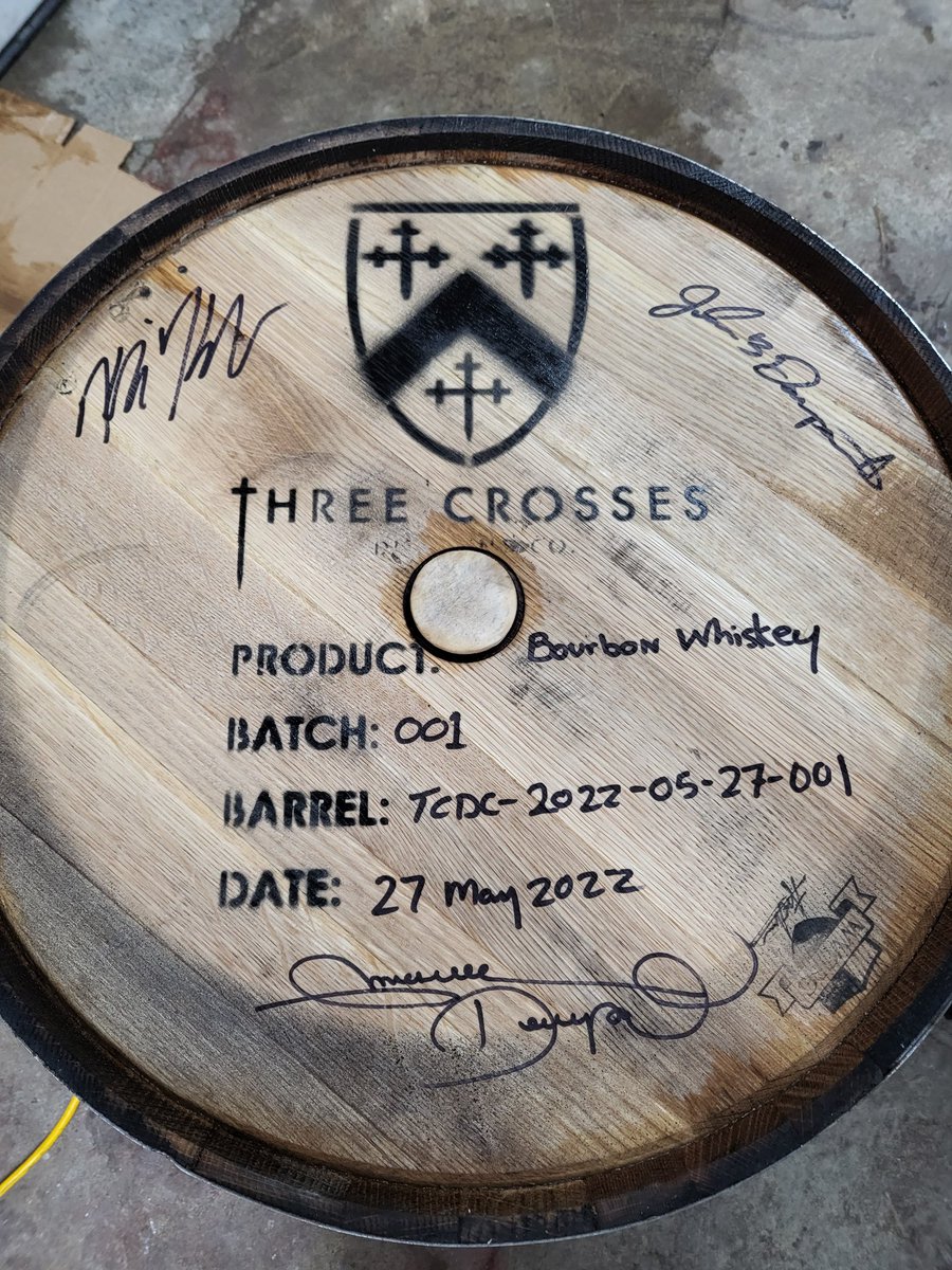 ThreeCrossesVA's tweet photo. New barrel of bourbon ready for aging! #threecrossesdistilling https://t.co/kACHSycxnt