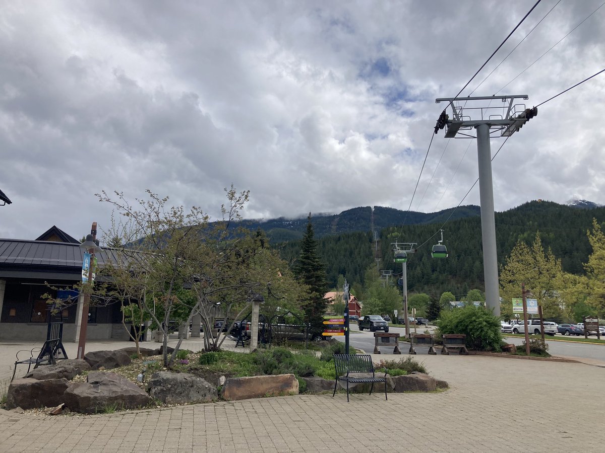 kulwap's tweet photo. So this weekend was supposed to be opening weekend of the mountain bike park @SilverMtnResort BUT there was too much snow. Too bad they had to open back up for skiing. #onlyatsilver #spring #skiing #pnw @SkiNWrockies 3 of 3 https://t.co/hI5zmYEyLG