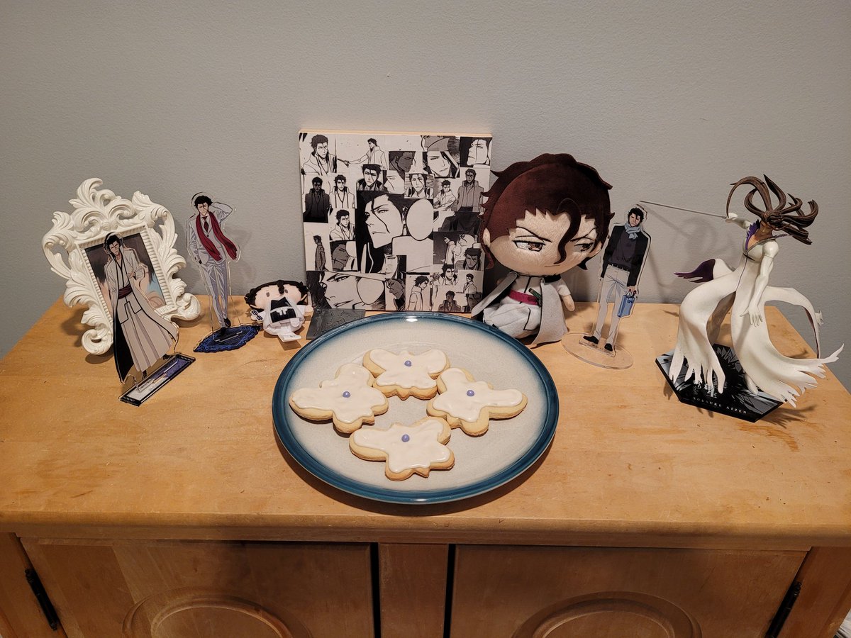 Happy Birthday Aizen!!!!! 

#藍染惣右介誕生祭2022
#藍染惣右介生誕祭2022
