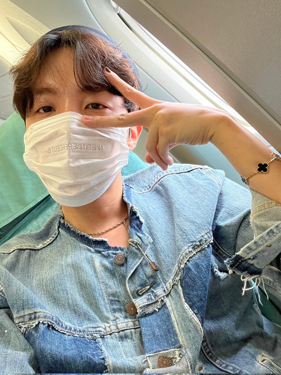 JuliethOT7's tweet photo. Que te vaya bien mi niño <3 hobi te amo mucho https://t.co/4G6kNdw54Y