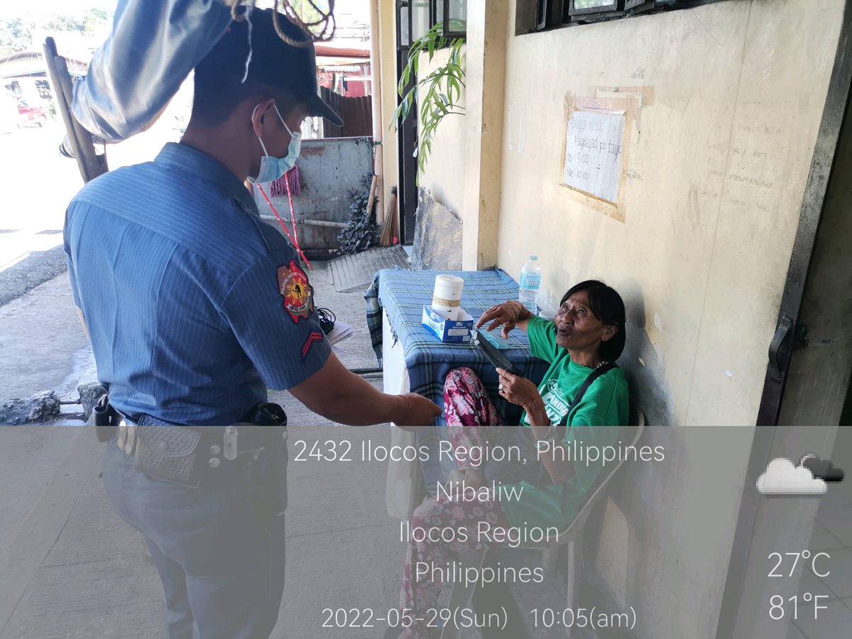 MpsSablan's tweet photo. Distribution of facemask to violators.
#PNPKakampiMo
#WeServeAndProtect
#PNPPATROLPLAN2030 https://t.co/lCzpROIr64