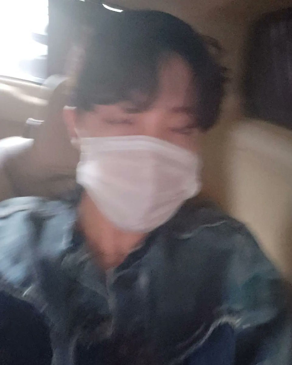 BtsQueens22's tweet photo. Jhope posted this picture on Weverse with the caption "I'm going to go" https://t.co/iHxy2dZVJK
