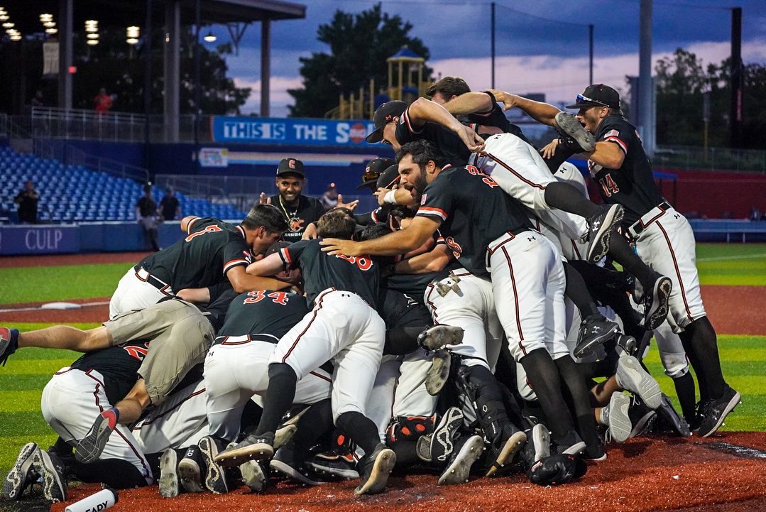 GoCamelsBSB's tweet photo. Family, Brothers, Champs 🧡

#RDH | #TheBrotherhood https://t.co/o2nCZGJhe5