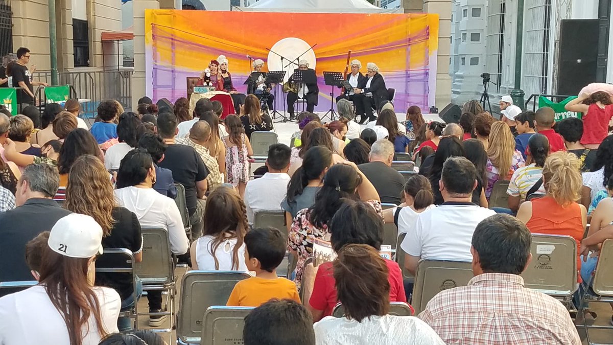 ElSolHermosillo's tweet photo. #Galería | Desde el Callejón Velazco se presenta Érase una Fuga mágica, concierto didáctico de música Clásica.

📸 Carlos Villalba https://t.co/xxUBT7HUYh