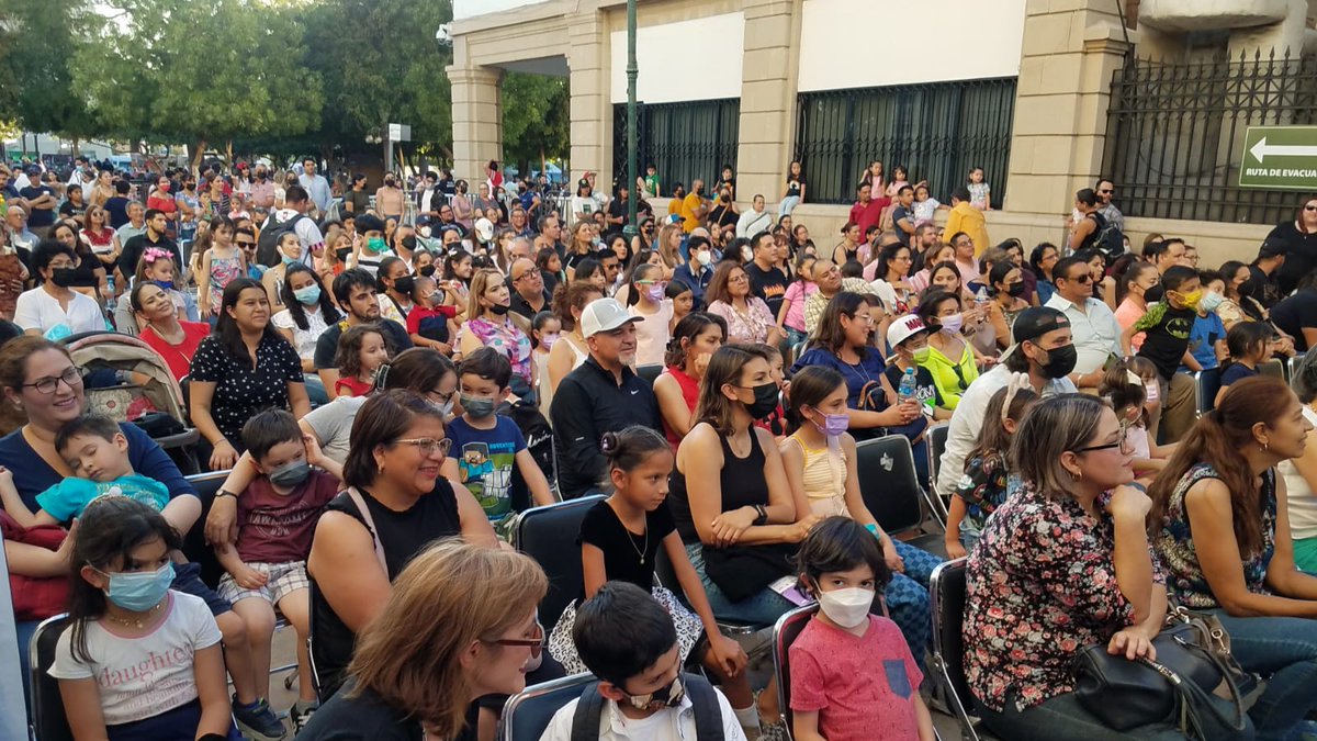ElSolHermosillo's tweet photo. #Galería | Desde el Callejón Velazco se presenta Érase una Fuga mágica, concierto didáctico de música Clásica.

📸 Carlos Villalba https://t.co/xxUBT7HUYh
