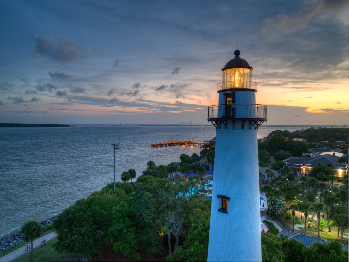 St. Simons Lighthouse, Brunswick GA
#nftphotography #Drone #mavic3 #hdr