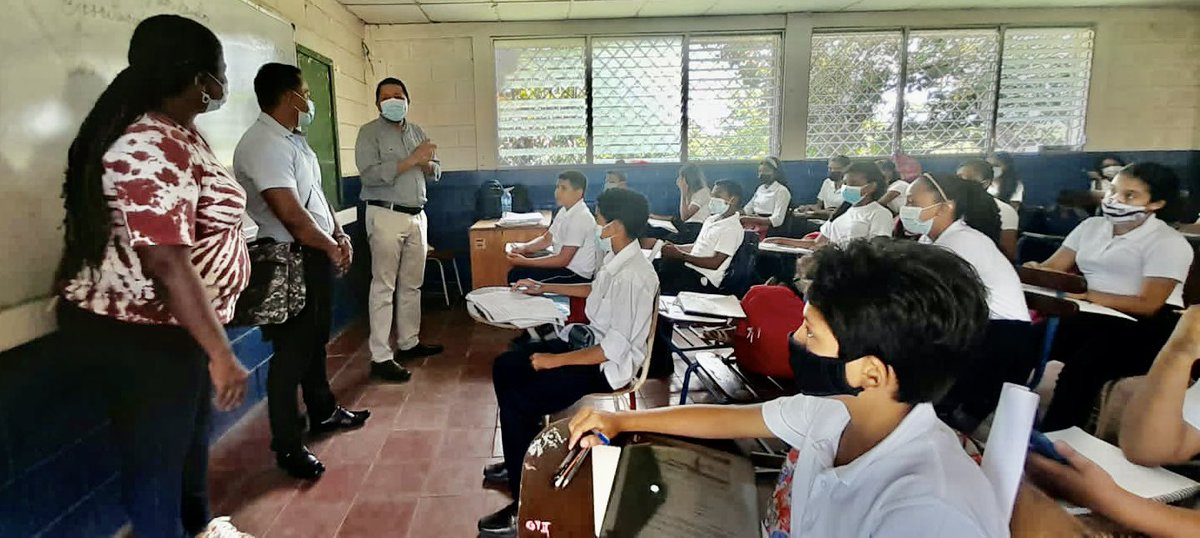 Con estudiantes, docentes y familias de la Secundaria en el Campo de comunidad Río Mena, Cardenas, la educación llegando hasta los territorios más lejanos...sembrando aprendizajes, cosechando prosperidad desde el desarrollo humano pleno