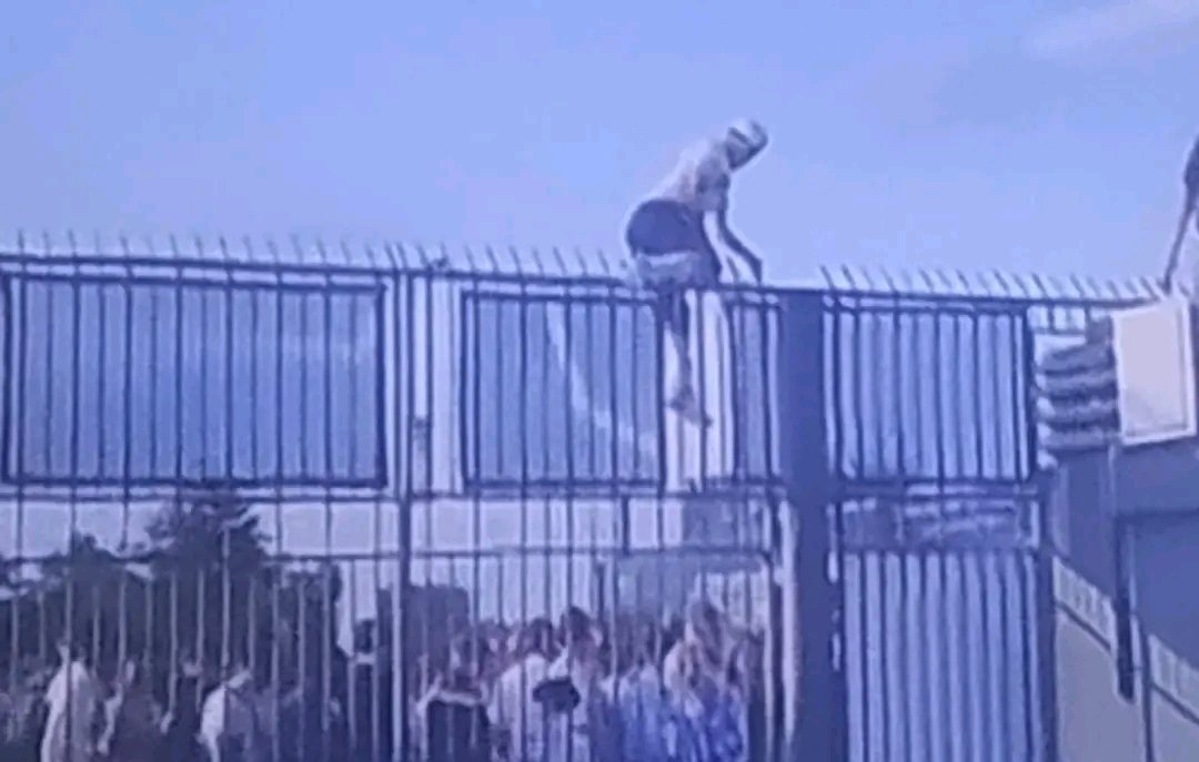 tagme_next's tweet photo. What is this

This is happening in Paris ! https://t.co/JeJHB5kdre