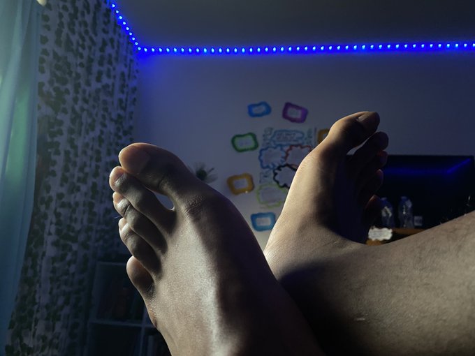 2 pic. What you Sucking ? 
Dick vs Feet ?? 
?
[#findom #betamaster #beta #master #alpha #cashcow #cashpig