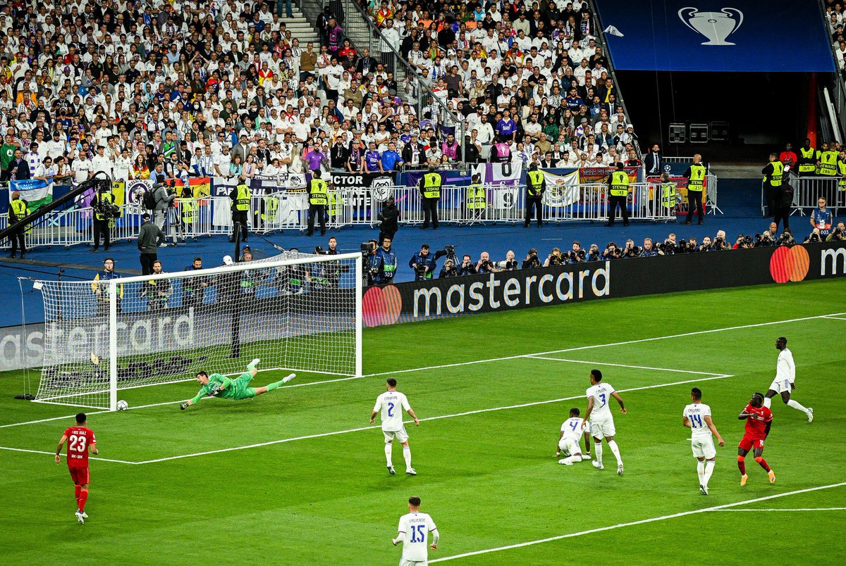 Surreal! Courtois está a fazer uma das melhores exibições individuais numa final da Liga dos Campeões!