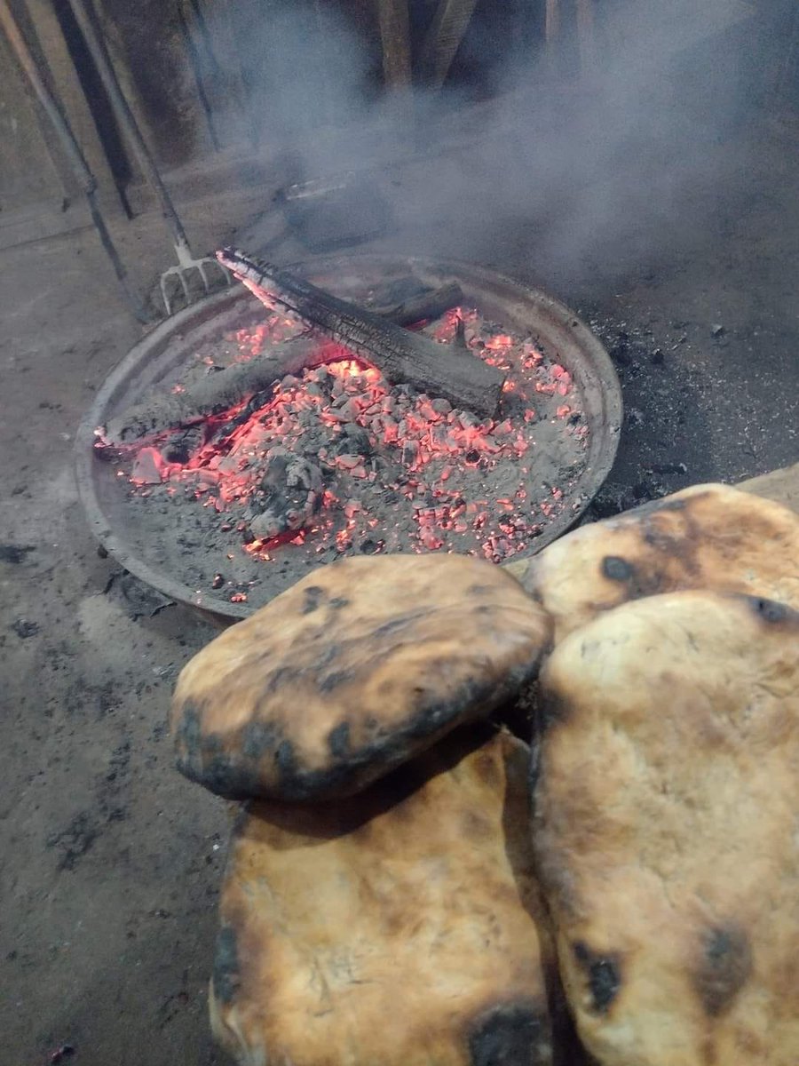 memoriacampesin's tweet photo. Hay que variar un poco, #once de hoy... #tortillasalrescoldo #rescoldo #teteradecampo https://t.co/Q0aspWObug