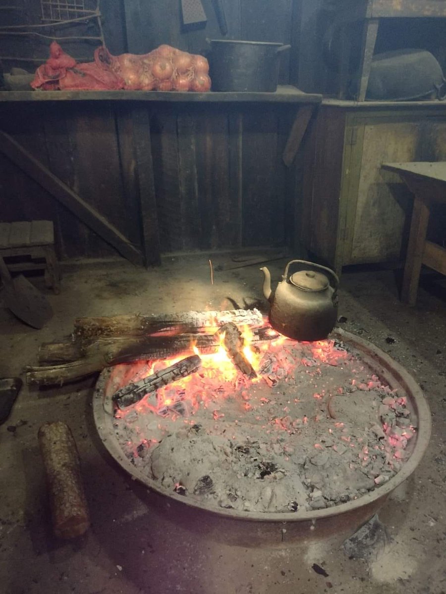 memoriacampesin's tweet photo. Hay que variar un poco, #once de hoy... #tortillasalrescoldo #rescoldo #teteradecampo https://t.co/Q0aspWObug