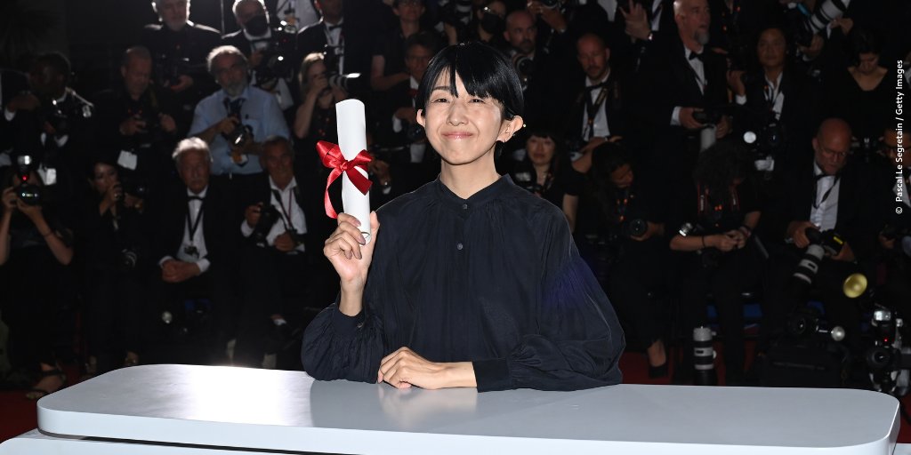 Festival_Cannes's tweet photo. HAYAKAWA Chie, lauréate de la Mention Spéciale pour un premier film avec PLAN 75. 
— 
HAYAKAWA Chie, award winner of the Special Mention for a first film with PLAN 75
#Cannes2022 #SpecialMention #Awards #Palmares https://t.co/b4feNtRsFG