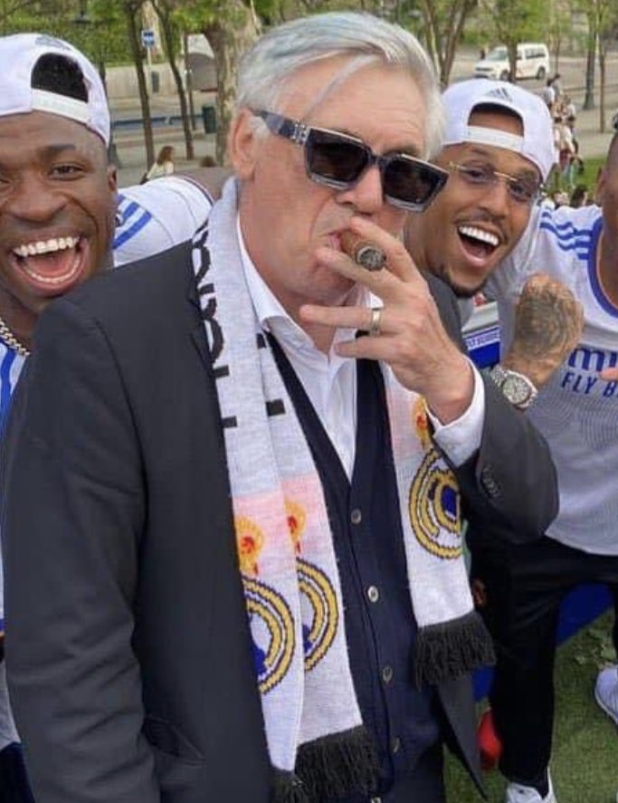 lfriverav's tweet photo. CHAMPIONS! 14th! #halamadrid #UCLfinal https://t.co/t3Z4cTotcA