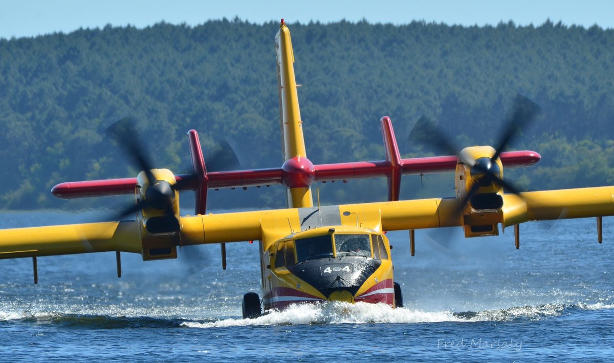 eulfred's tweet photo. Belle démo du CL-415 "Pélican 44" au #RIHB. Vivement demain !!

#Biscarrosse #Hydravions #meetingaérien #airshow https://t.co/HB979yQ4AW