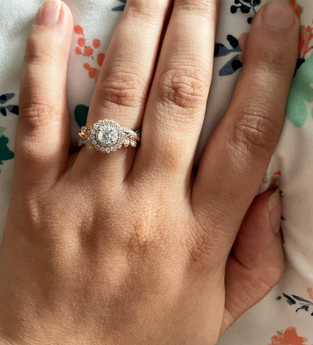 Fattyepi's tweet photo. Life update: 💍👰🏻‍♀️🥹 https://t.co/J19BzXROss