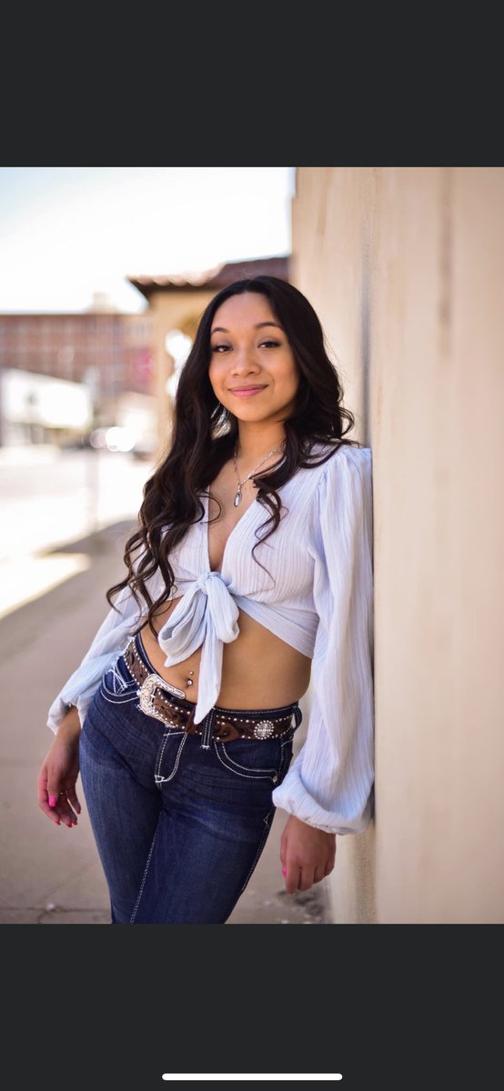 samarainey's tweet photo. congratulations estrellita, we are so proud of you. may all your hopes and dreams come true! love you ❤️🎓 #WeAreLubbockISD https://t.co/IH0TOKkVQK