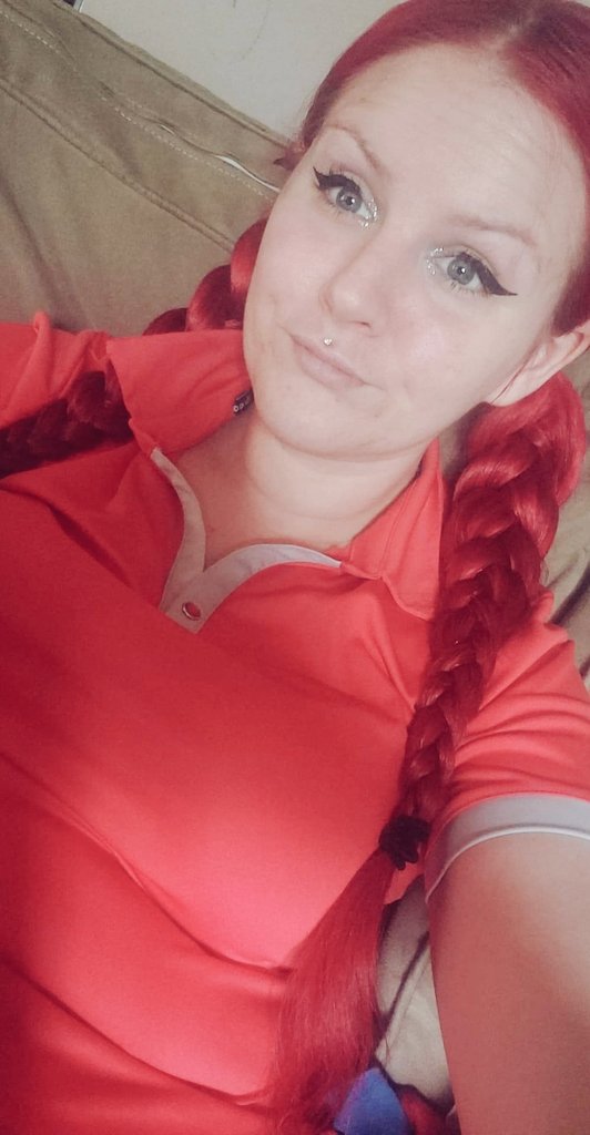 krristilynn's tweet photo. The amount of people that just giggle or smile when they pull up to my drive thru and see me in full wendy glam, it makes my heart happy. I take my job so seriously. I love my customers. @WendysCanada ❤ https://t.co/glC9T6dEO8