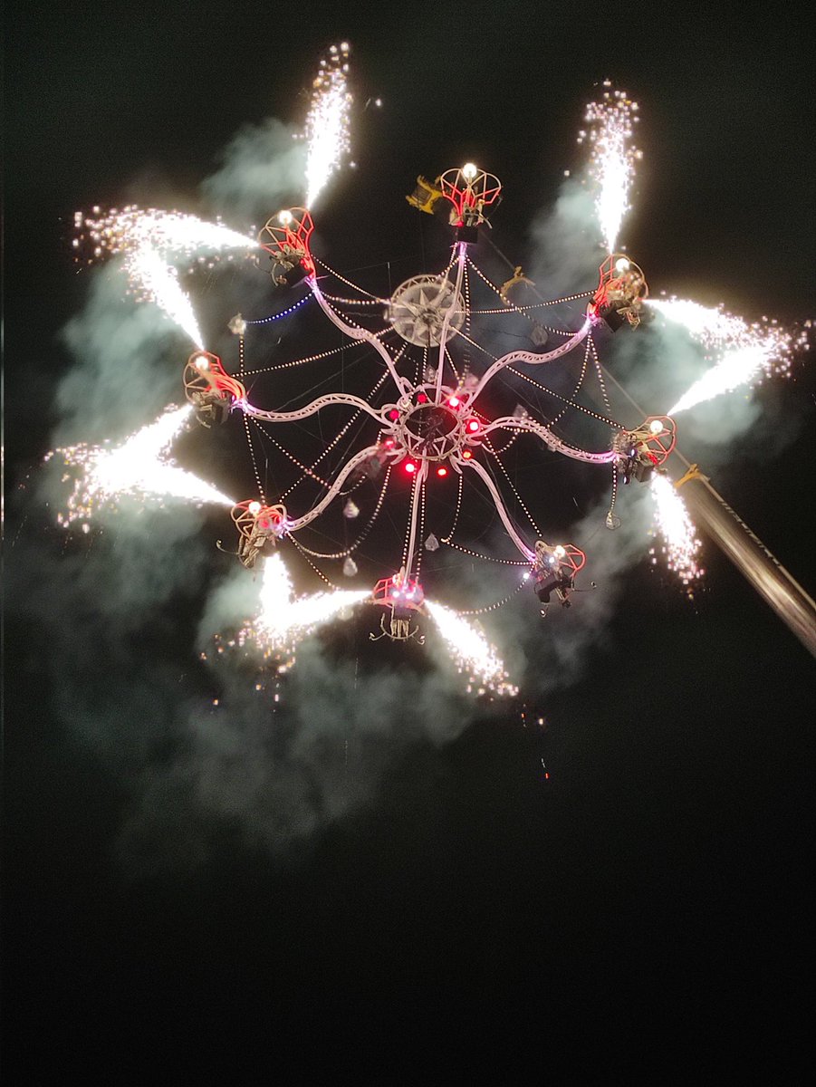 BaltzerVanessa's tweet photo. La compagnie #TranseExpress et son spectacle #CrystalPalace qui en met plein les yeux à l' #HumourdesNotes @VilledeHaguenau https://t.co/Oa6hakZsXz