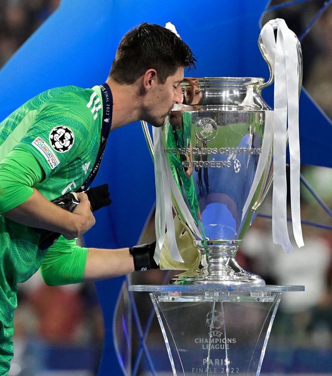 MadridSports_'s tweet photo. 😘 @thibautcourtois https://t.co/xfQyaoIcOL