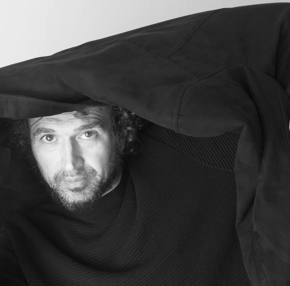 Rodrigo Mercado en descaradafm.com mañana a las 19 horas! No te lo pierdas. #musica #españa #rocknacional #RockAndRoll #reggae #radio