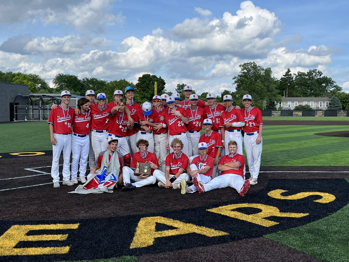 GreyhoundScores's tweet image. Boys with the district championship beating Lancaster 2-0!!!