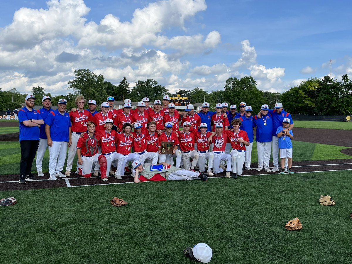 GreyhoundScores's tweet image. Boys with the district championship beating Lancaster 2-0!!!