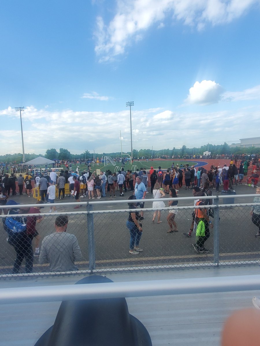 Roanoke_TFXC's tweet image. Beautiful day out here at the 2022 Maryland High School State Meet! 

#letsgonoke #togetherasone #whoisnext