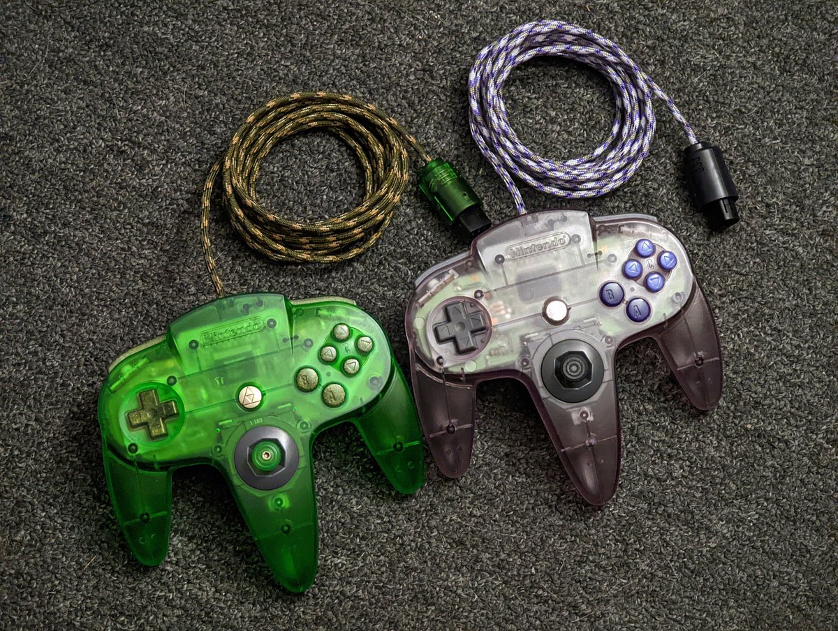 gamrjerome's tweet photo. Finished up my paracord #n64 project. New 10ft cables wrapped in colored Paracord. Took me a while but I learned a few things. #RetroGaming #mods
Other mods: #Steelsticks64 and #ReTech joystick modules. SS64 start buttons. #Rockergaming buttons. https://t.co/ehEcLMQHgo