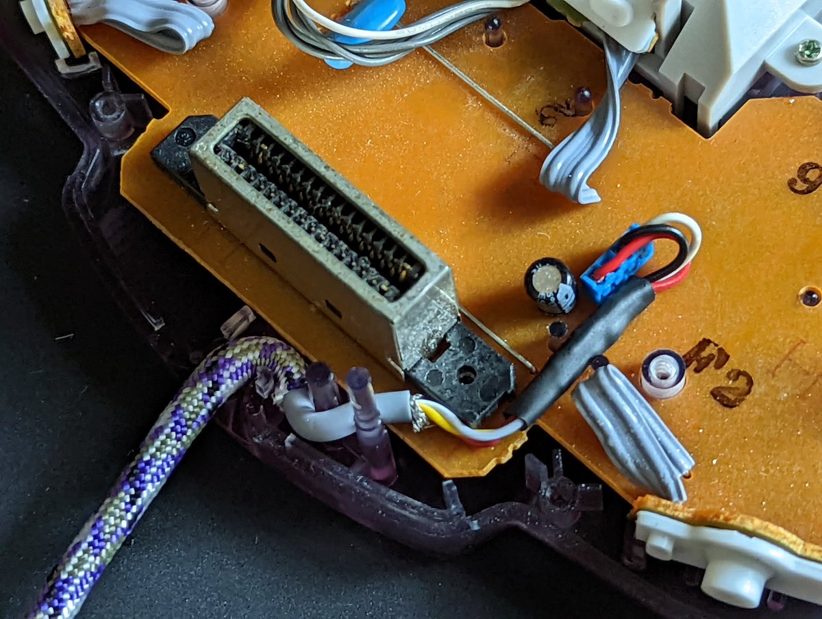 gamrjerome's tweet photo. Finished up my paracord #n64 project. New 10ft cables wrapped in colored Paracord. Took me a while but I learned a few things. #RetroGaming #mods
Other mods: #Steelsticks64 and #ReTech joystick modules. SS64 start buttons. #Rockergaming buttons. https://t.co/ehEcLMQHgo