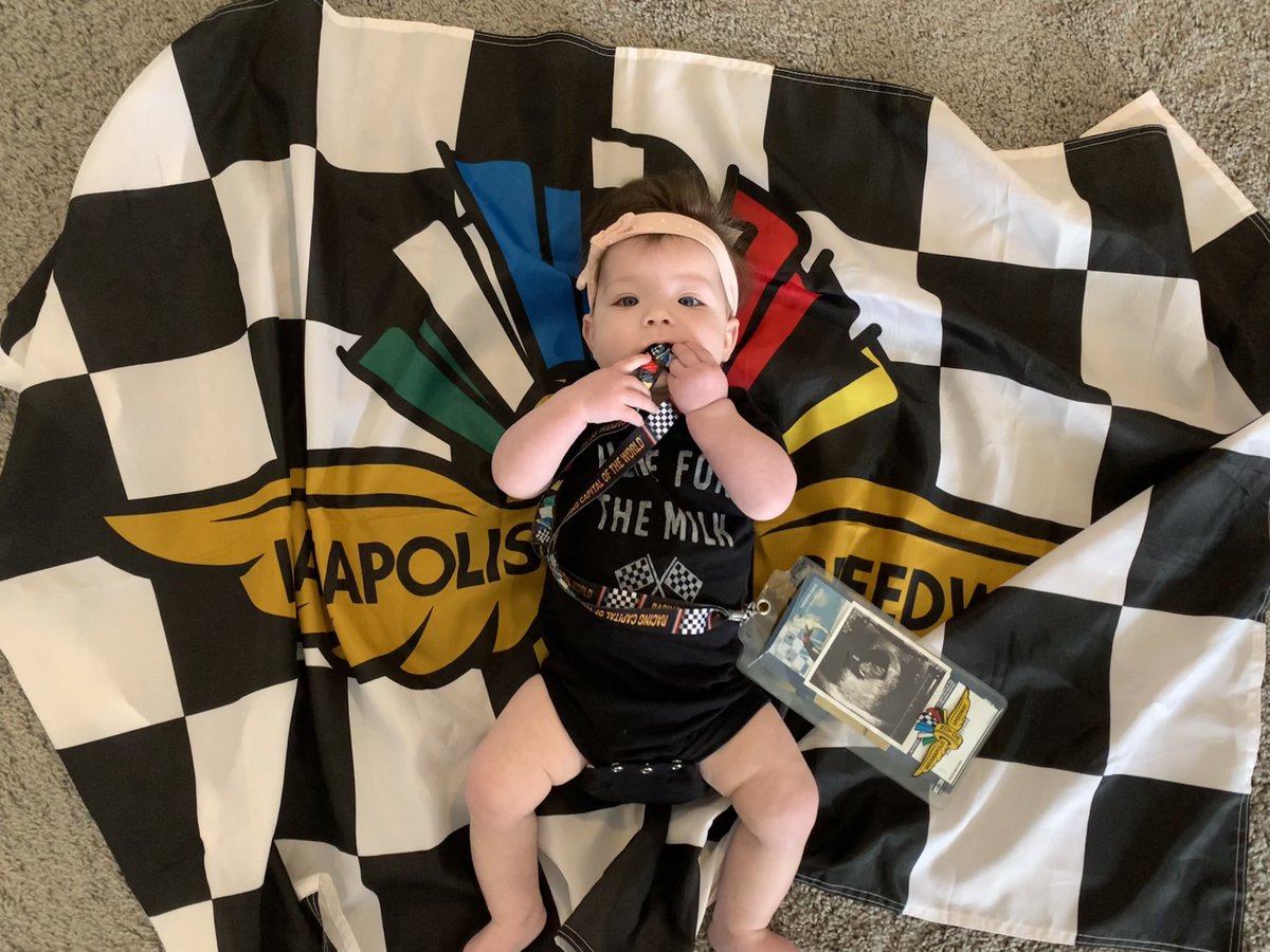 brussell10's tweet photo. What a difference a year makes. (CC: @jdouglas4) #Indy500 https://t.co/bIQ4rxmyxl