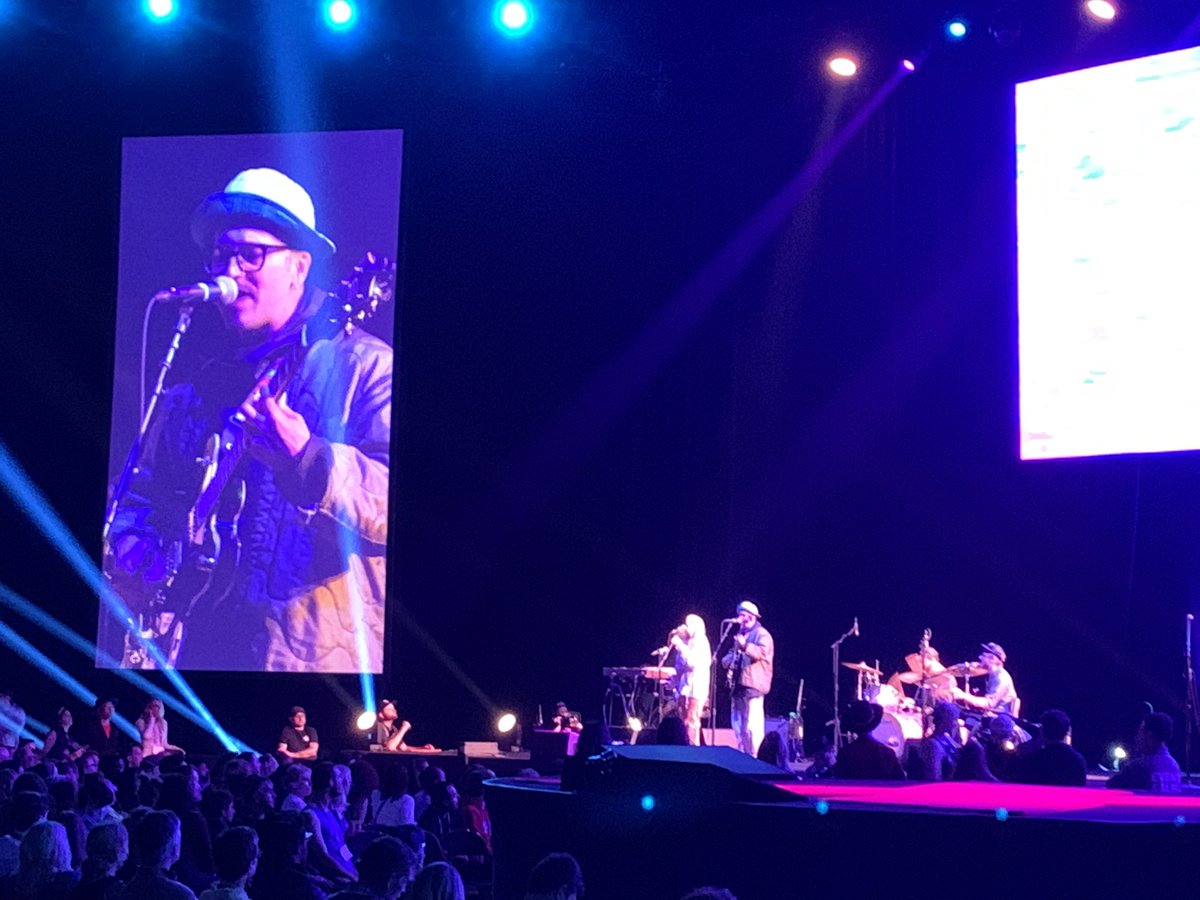 STOUTR's tweet photo. @portugaltheman rockin’ the @TEDxPortland stage #audac10us #tedxpdx https://t.co/NOGKS4MD1J