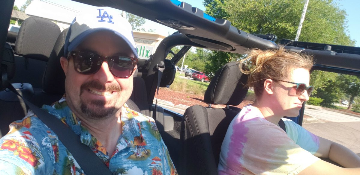 phillipsshannon's tweet photo. So we did a thing. #JeepJeep #jeeplife #mopar #wrangler #topless #funinthesun @atrinder https://t.co/R20mZIF5bz