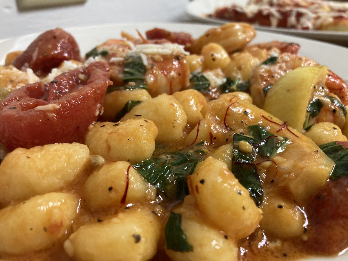 QuestaLasagna's tweet photo. A new gnocchi special has hit our menu!
Served with tiger shrimp, fresh basil, white wine, tomato, and saffron. Try it today!
#foodporn #eatlocal #supportlocalbusiness https://t.co/fidq62JOXf