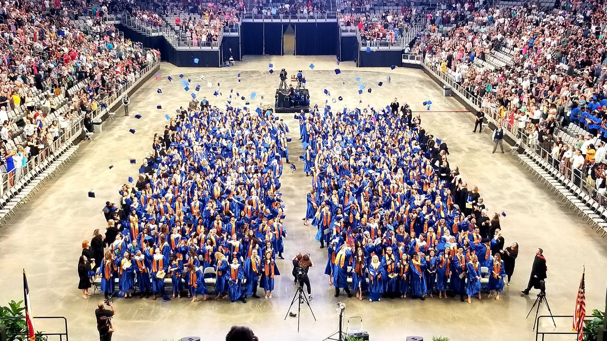 Boswell Class of 2022, you did it and we couldn’t be prouder of our Pioneers! Best of luck to you as you head out to impact the world! #PioneerPride #LivingALegacy