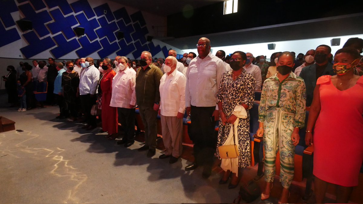MMarreroCruz's tweet photo. El 26 de mayo de 1992 #Cuba y San Vicente y las Granadinas establecieron relaciones diplomáticas.
#Hoy celebramos en acto político-cultural, los 30 años de este relevante acontecimiento.
🇨🇺🤝🇻🇨 https://t.co/F7eqUaJsSF