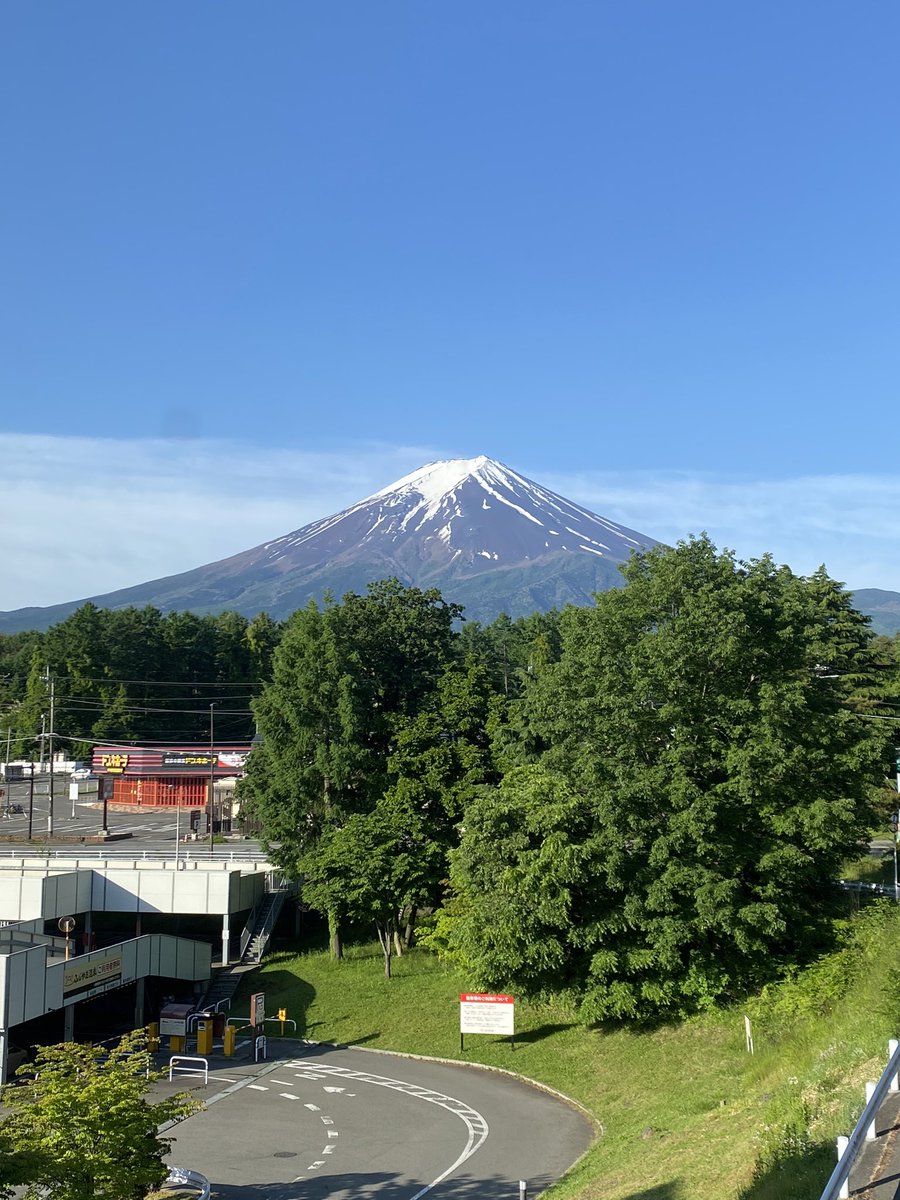 RiyChange's tweet photo. 今日参戦する人、めちゃめちゃ暑いんで体調管理気おつけてください〜！
俺は富士急ハイランドや！
 #D4DJ  #D4FES_ALLIN  #富士急ハイランド https://t.co/ySVVUwFFBg