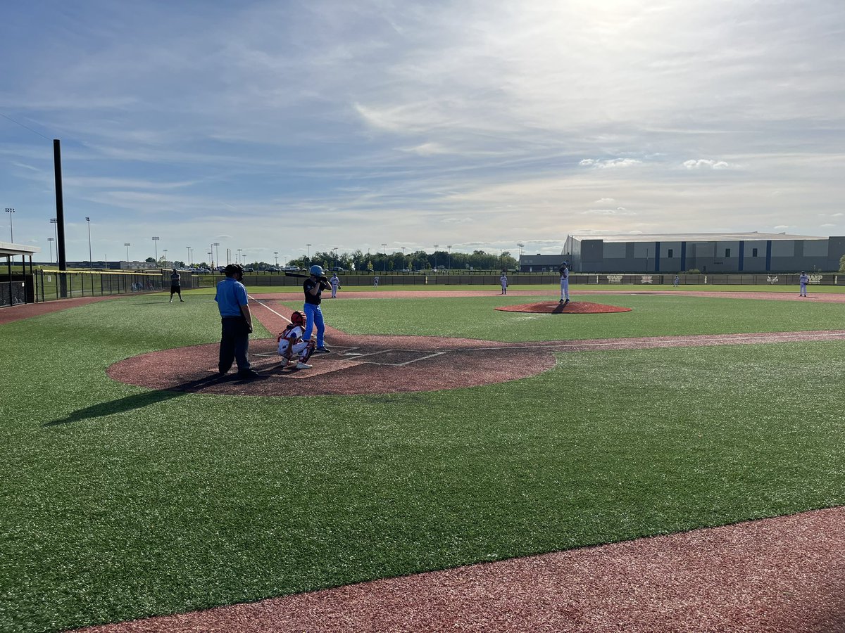 The @RhinoWisco boys could use some love and support from their favorite baller @TyHaliburton22 as they work their way to a ‘ship <a href="/GrandParkSports/">Droplight Grand Park Sports Campus</a> ⚾️🏀