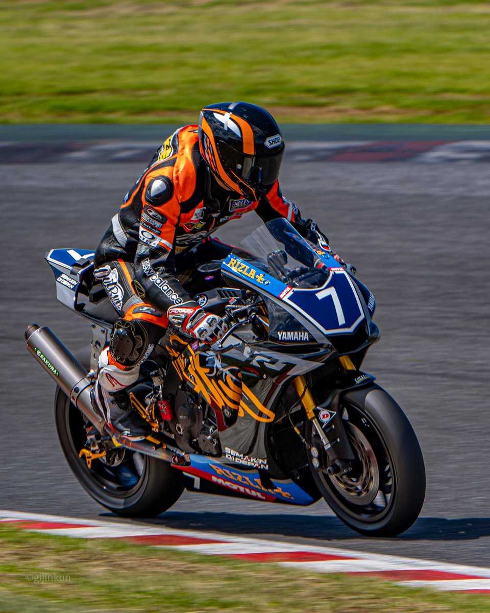 gijinkun1401's tweet photo. 🏍🏍🏍
昨日の筑波選手権の写真です。
福永さん完全優勝🏆
・
・
・
#筑波ロードレース選手権
#2022筑波ロードレース選手権シリーズ第2戦
#筑波サーキット
#outrun #outrunracing https://t.co/AO06OW4eEL