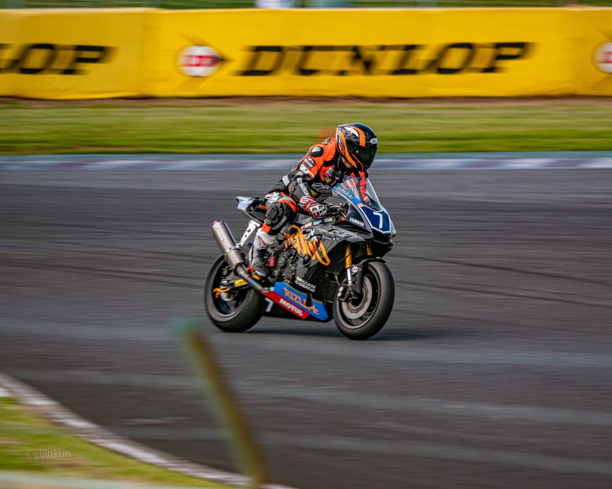 gijinkun1401's tweet photo. 🏍🏍🏍
昨日の筑波選手権の写真です。
福永さん完全優勝🏆
・
・
・
#筑波ロードレース選手権
#2022筑波ロードレース選手権シリーズ第2戦
#筑波サーキット
#outrun #outrunracing https://t.co/AO06OW4eEL