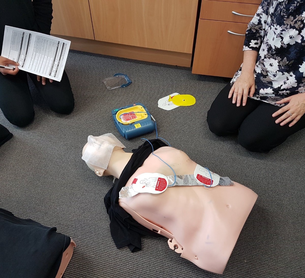 StJohnNZ's tweet image. In a cardiac arrest do you know the 3 Steps for Life?
If you don't, then book your group for one of our free 3 Steps for Life courses at fal.cn/3stepsforlifec…

#community #callpushshock #nz #stjohnnz