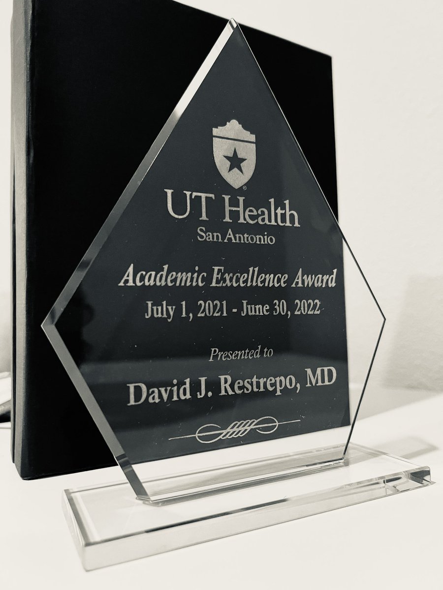 DavidJRestrepo2's tweet image. Honored to have been selected for the Intern Academic Excellence Award at UT Health SA. This is undoubtedly thanks to my mentors in the GI team and the opportunities that I’ve been given. Ready for more!