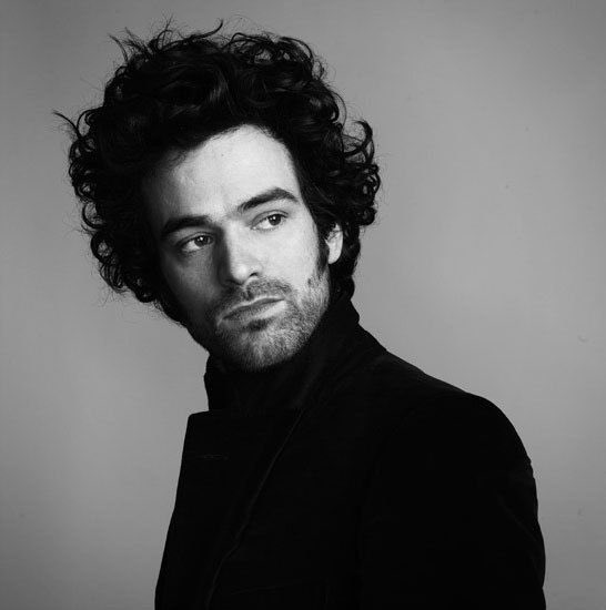 Happy birthday Romain Duris. My favorite film with Duris so far is L auberge espagnole. 